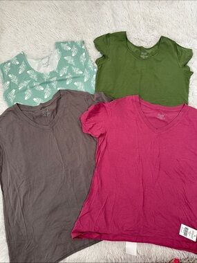 🥕 Bundle of 4 Shade T-Shirts  Size XL